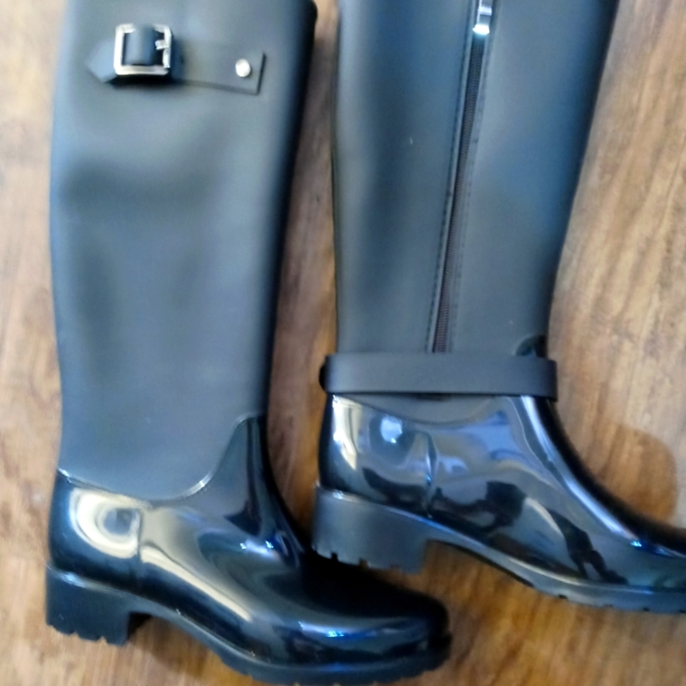 Womens Cowboy style Rain Boots.Ladies Winter is here 👢make your feet 😂